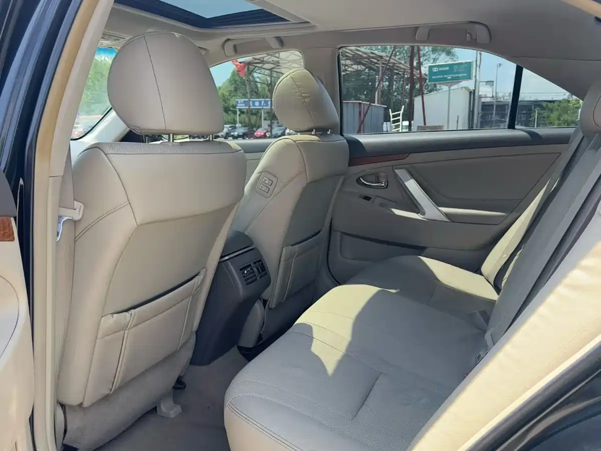 Toyota Camry 2010 240G Luxury Edition фото 6