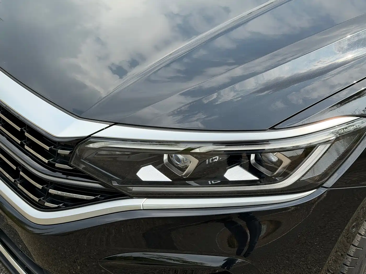 Volkswagen Passat 2022 330TSI Luxury Edition фото 13