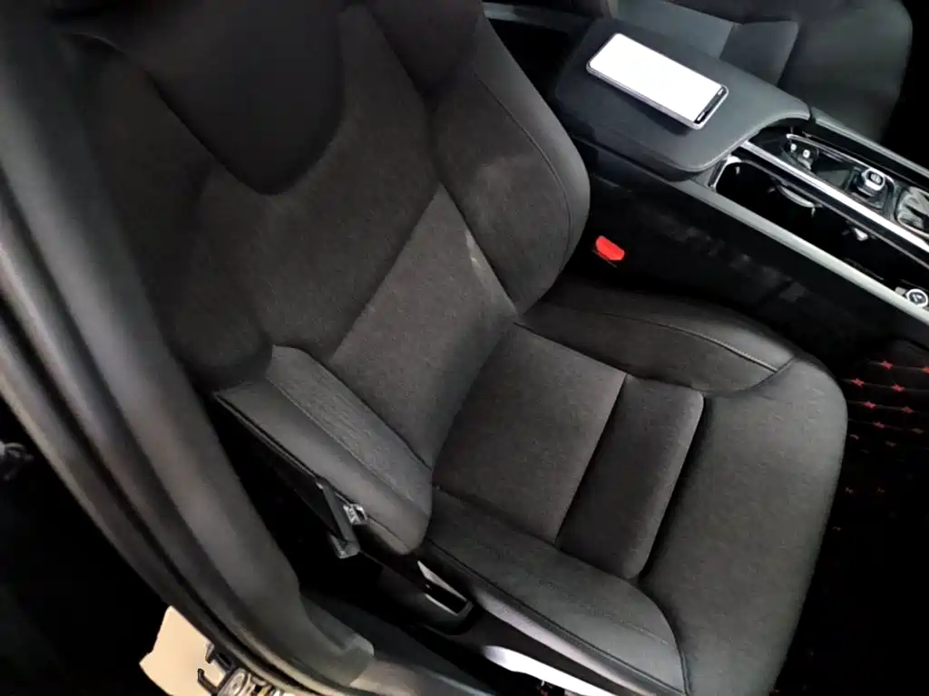 Фото 25 - Volvo S90