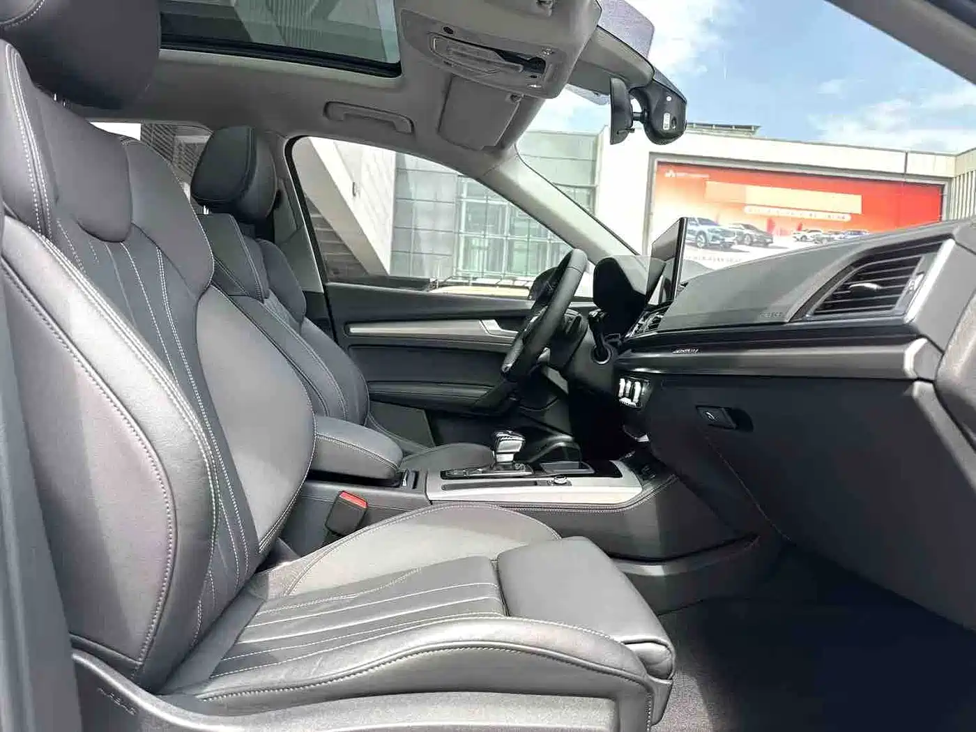 Фото 10 - Audi Q5L