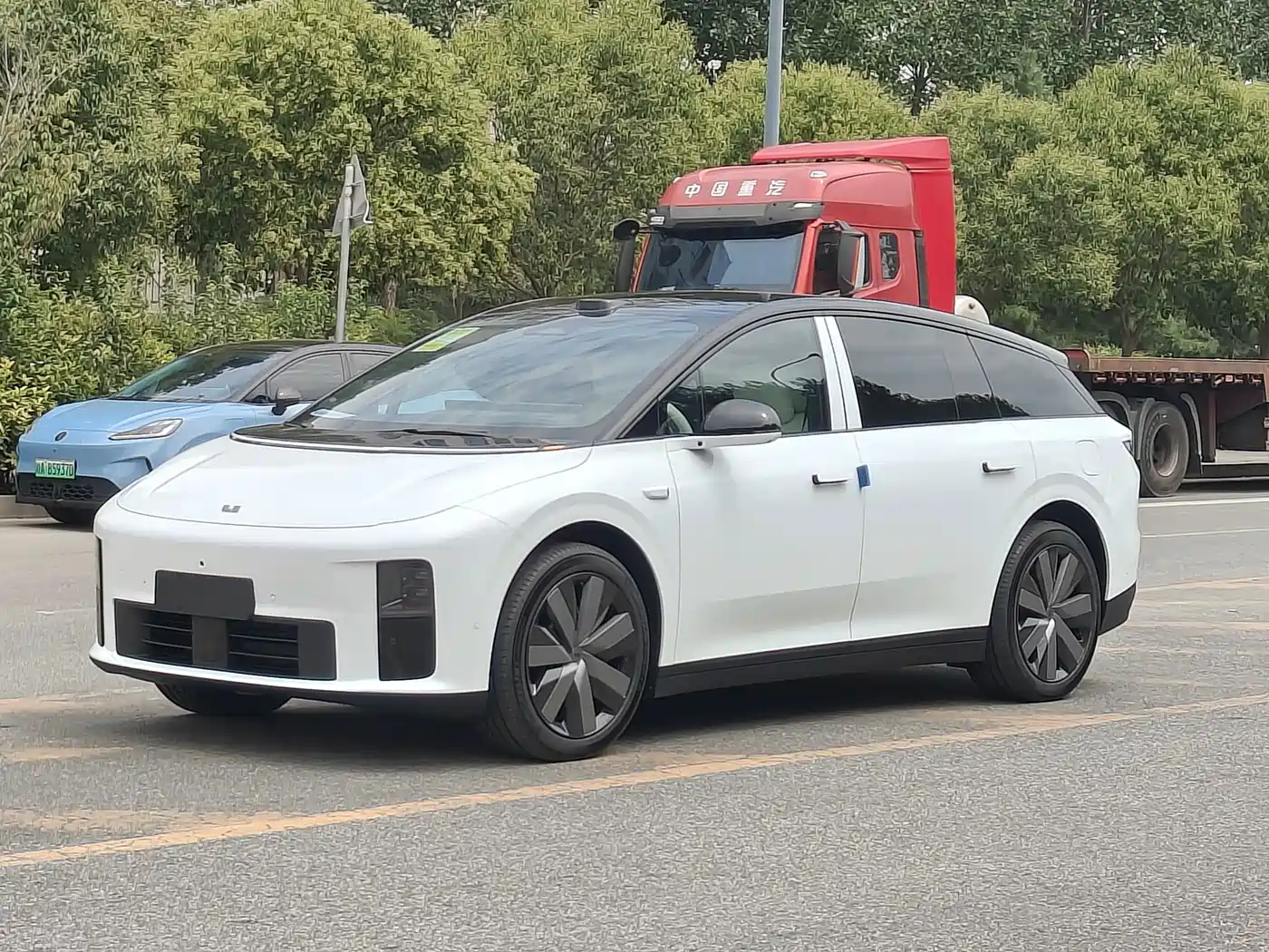 Li Auto i6 2026 2025 4WD Base Model