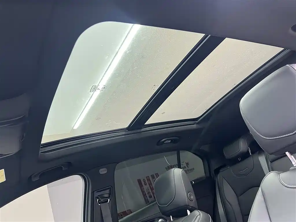 Cadillac XT4 2024 28T 2WD Premium фото 15
