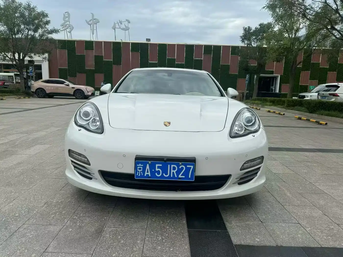 Porsche Panamera 2013 Panamera 4 Platinum Edition 3.6L фото 2