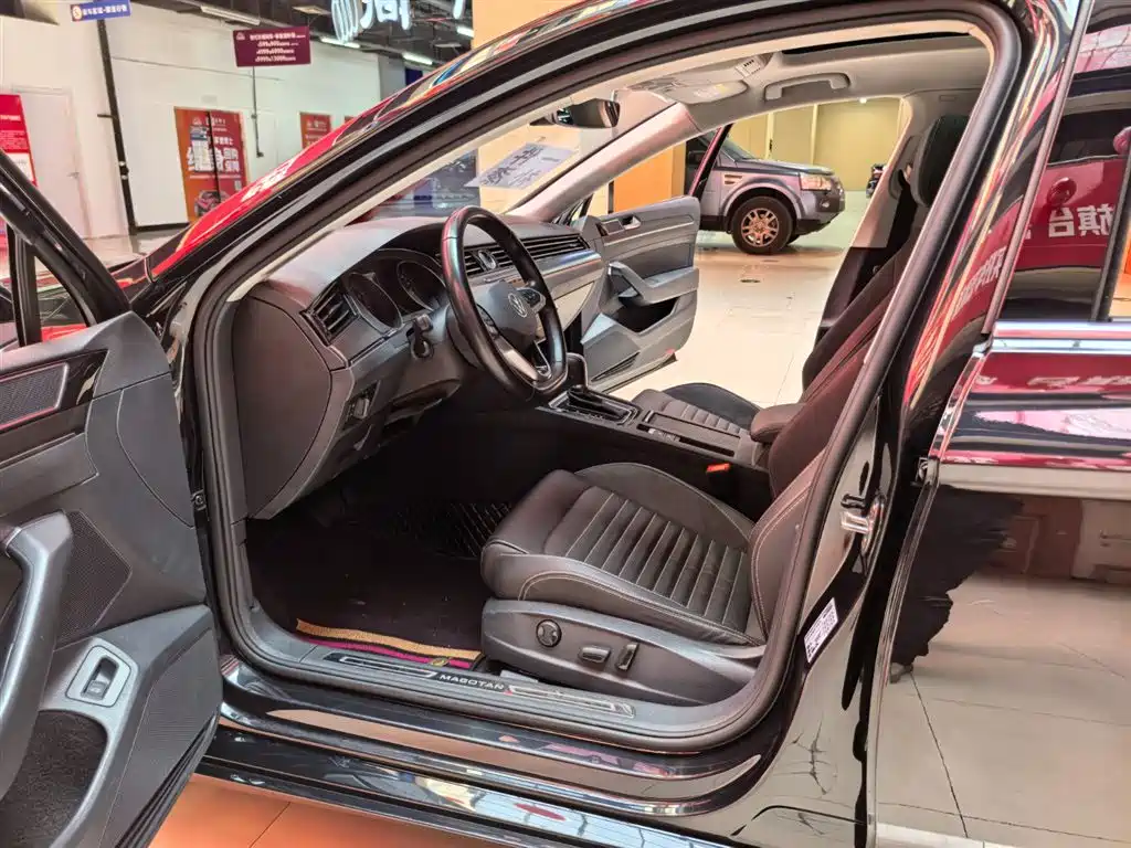 Volkswagen Magotan 2020 330TSI DSG Leading фото 5