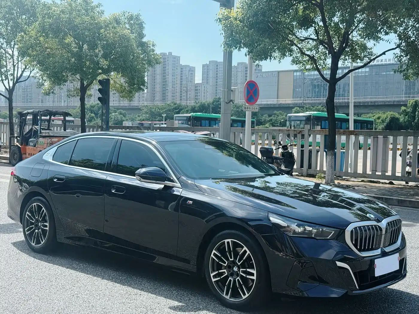 BMW 5 Series 2025 530Li Leading M Sport Package