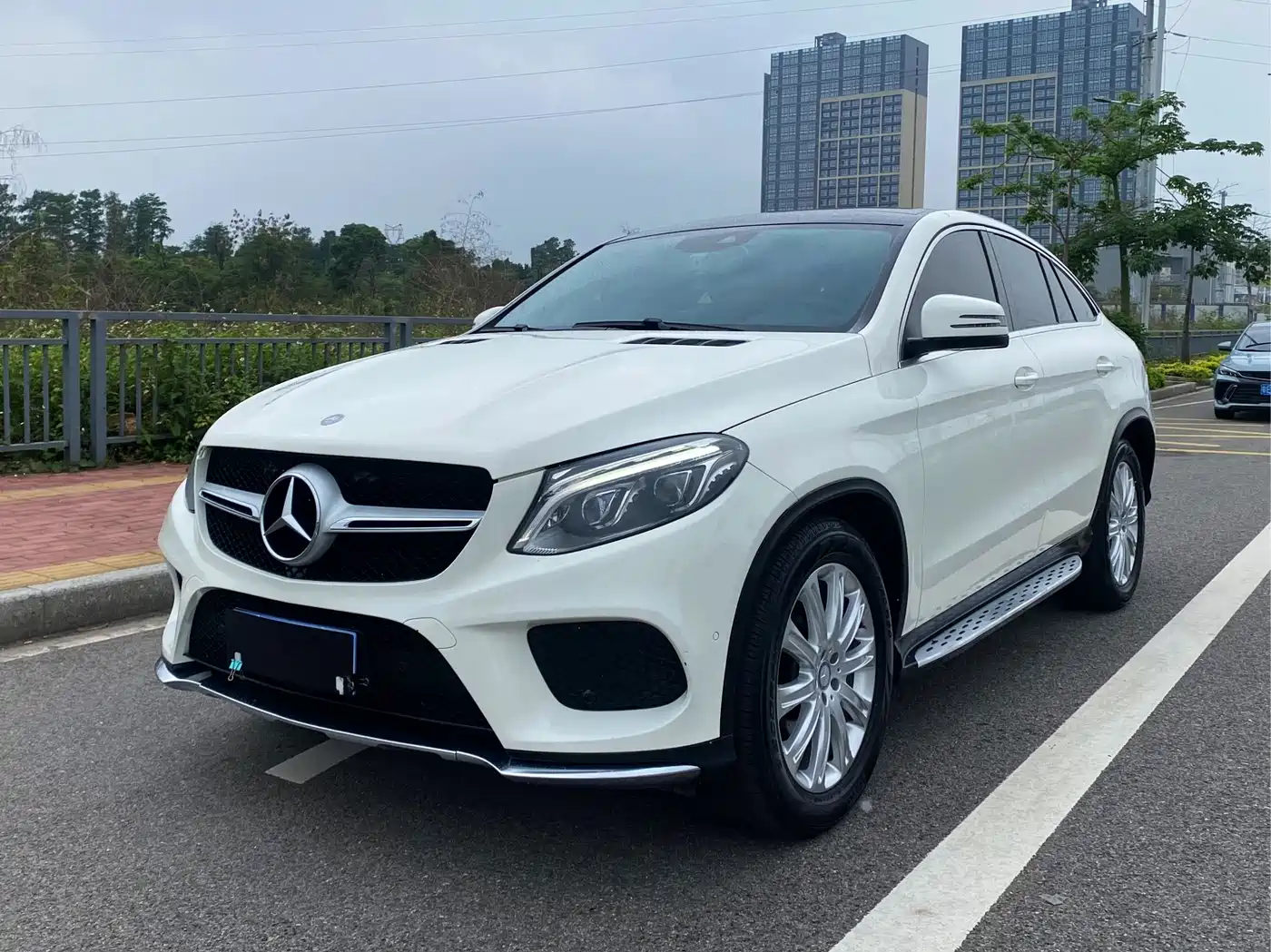 Mercedes-Benz GLE Coupe 2015 GLE 320 4MATIC Coupe SUV