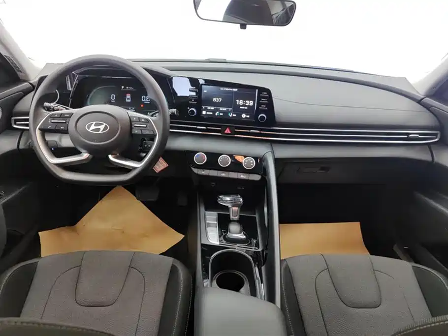 MODERN ELANTRA