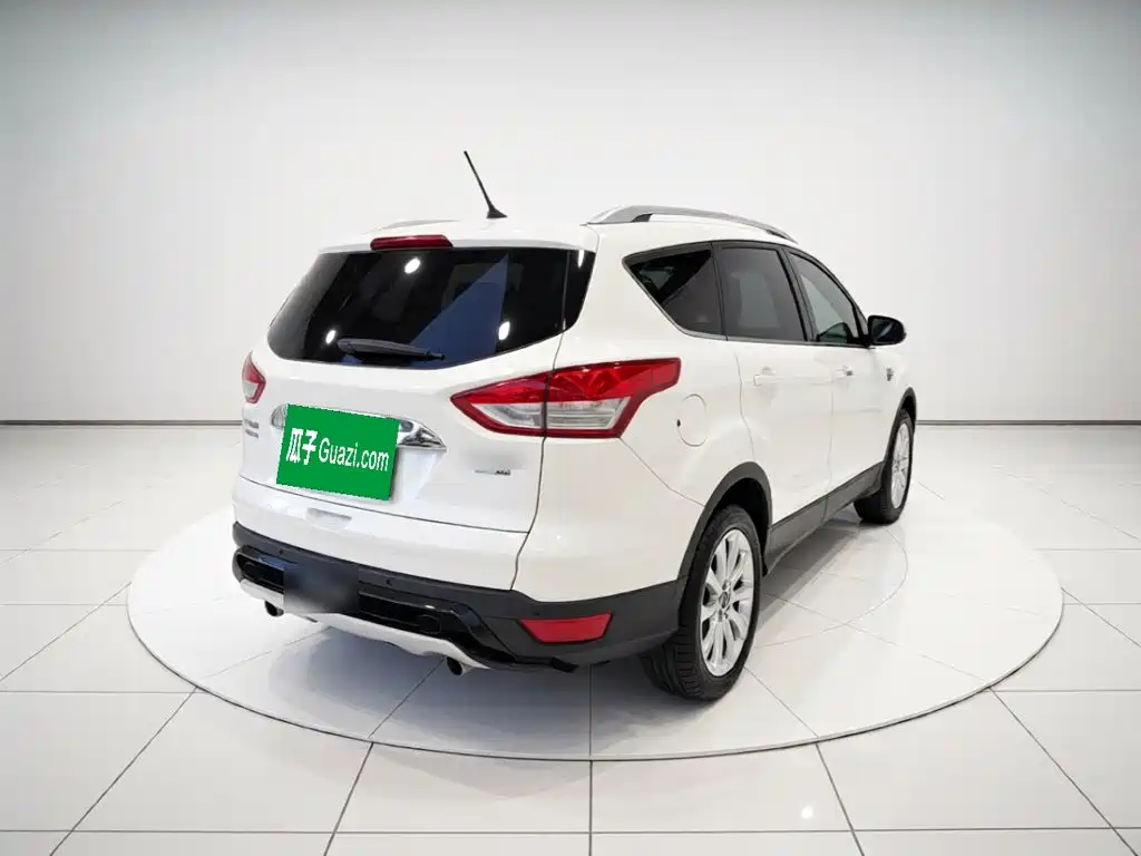 Фото 6 - Ford Kuga