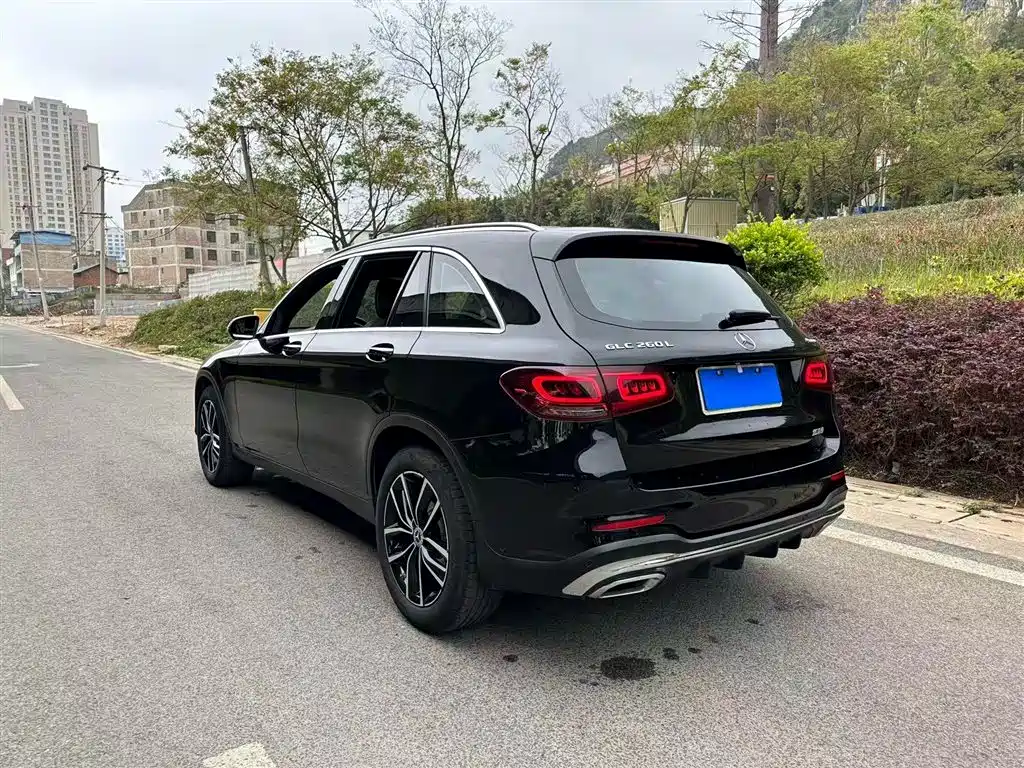 MERCEDES-BENZ GLC