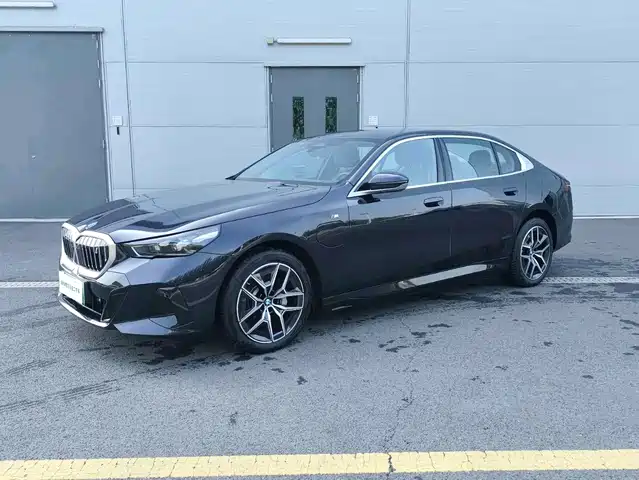 BMW i5 2025