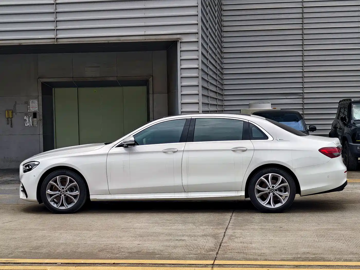 Mercedes-Benz E-Class 2023 Facelift E 300 L Sport Luxury фото 8