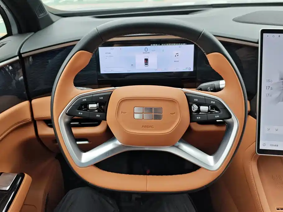 Geely Galaxy Galaxy L7 2025 EM-i 115km Explorer+ Edition фото 15