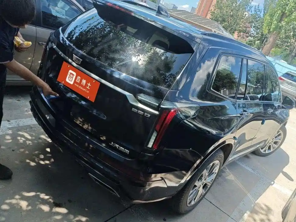 Фото 4 - Cadillac XT6