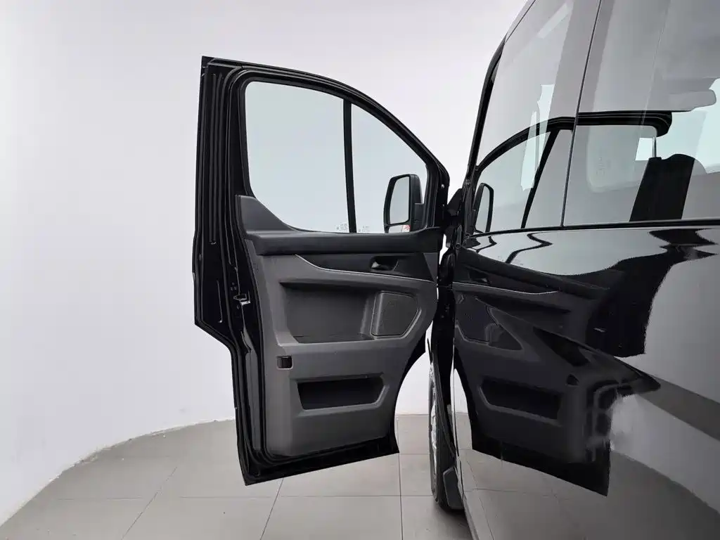 Ford Transit 2024 2023 Model 2.0T Diesel Manual Multi-Purpose Commercial Vehicle Medium Wheelbase Low Roof 5/6-Seater