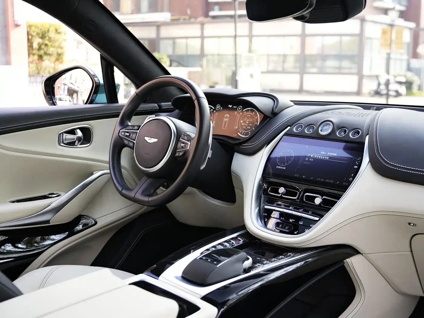 Aston Martin DBX 2023 2023 3.0T STRAIGHT-SIX