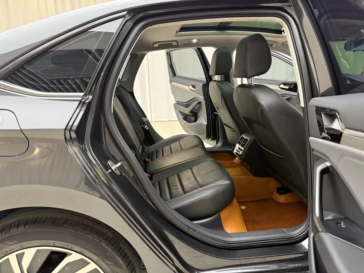 Volkswagen Sagitar 2021 280TSI DSG Surpassing Edition фото 9