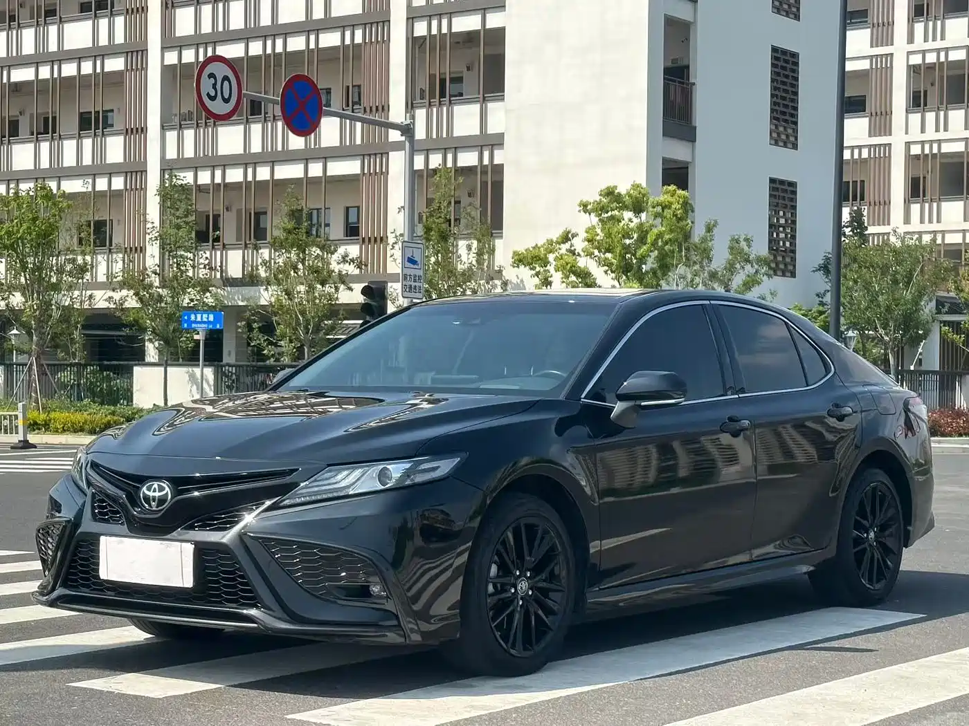 Toyota Camry 2023 2.0S Knight Edition