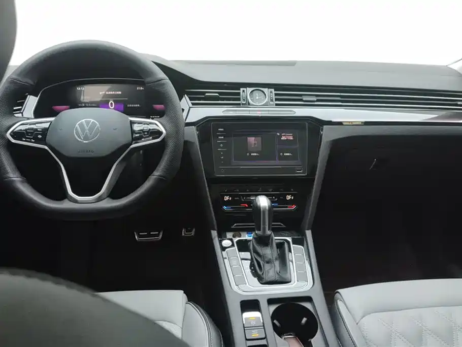 Volkswagen Magotan 2023 2 Million Units Anniversary Edition 330TSI DSG Leading Type фото 12
