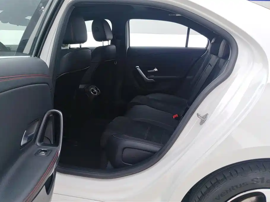 Mercedes-Benz A-Class 2023 A 200 L Fashion фото 11