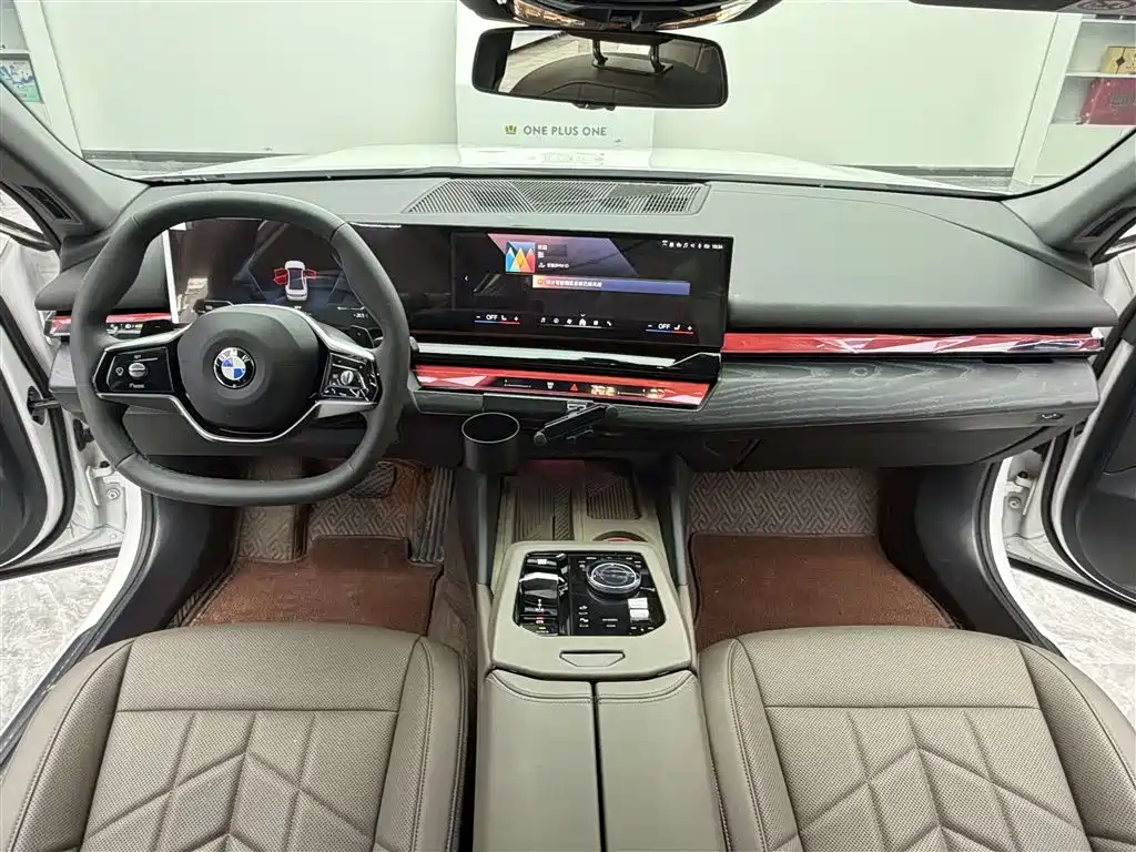 Фото 10 - BMW 5 Series