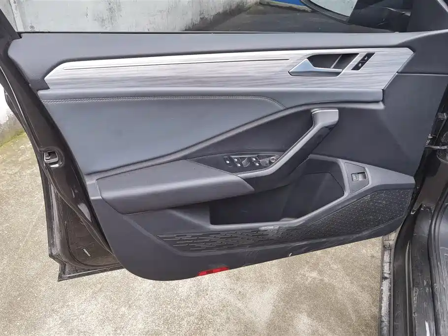 Volkswagen Sagitar 2024 300TSI DSG Surpass Edition фото 7