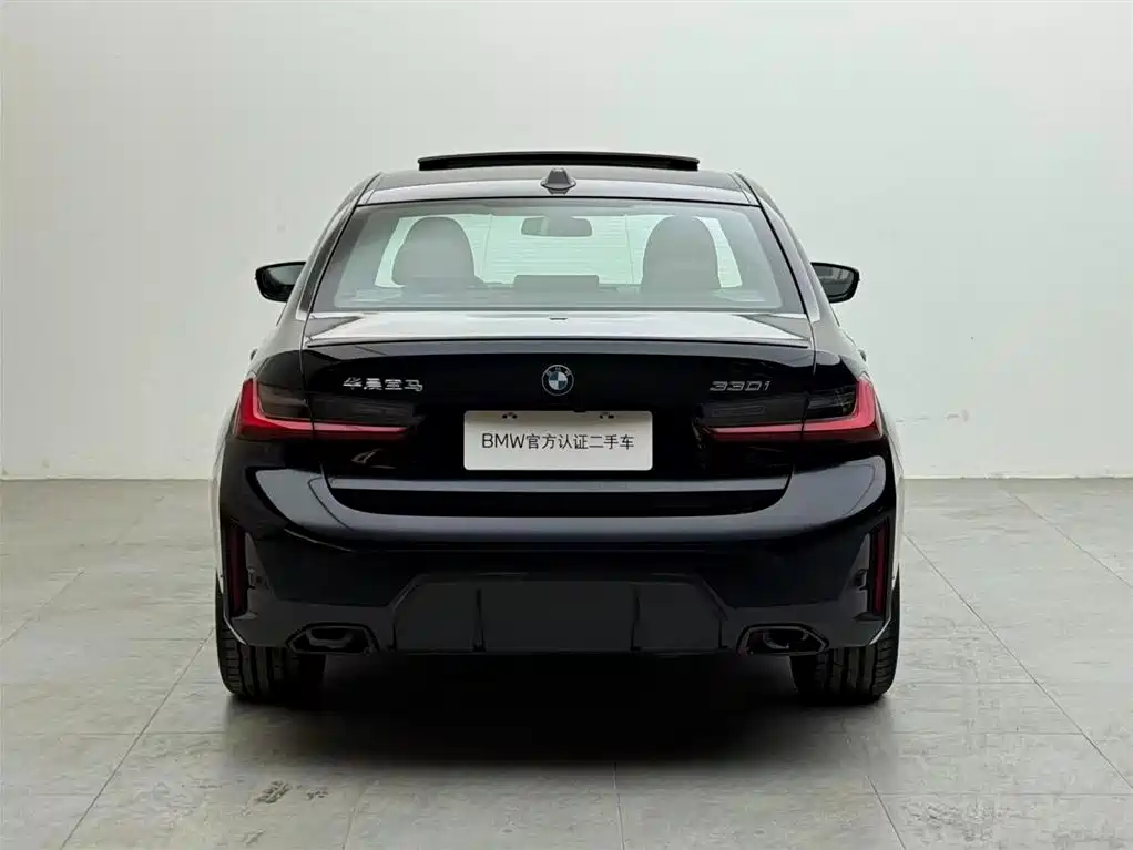 BMW 3 Series 2023 330i M Sport Shadow Edition фото 5