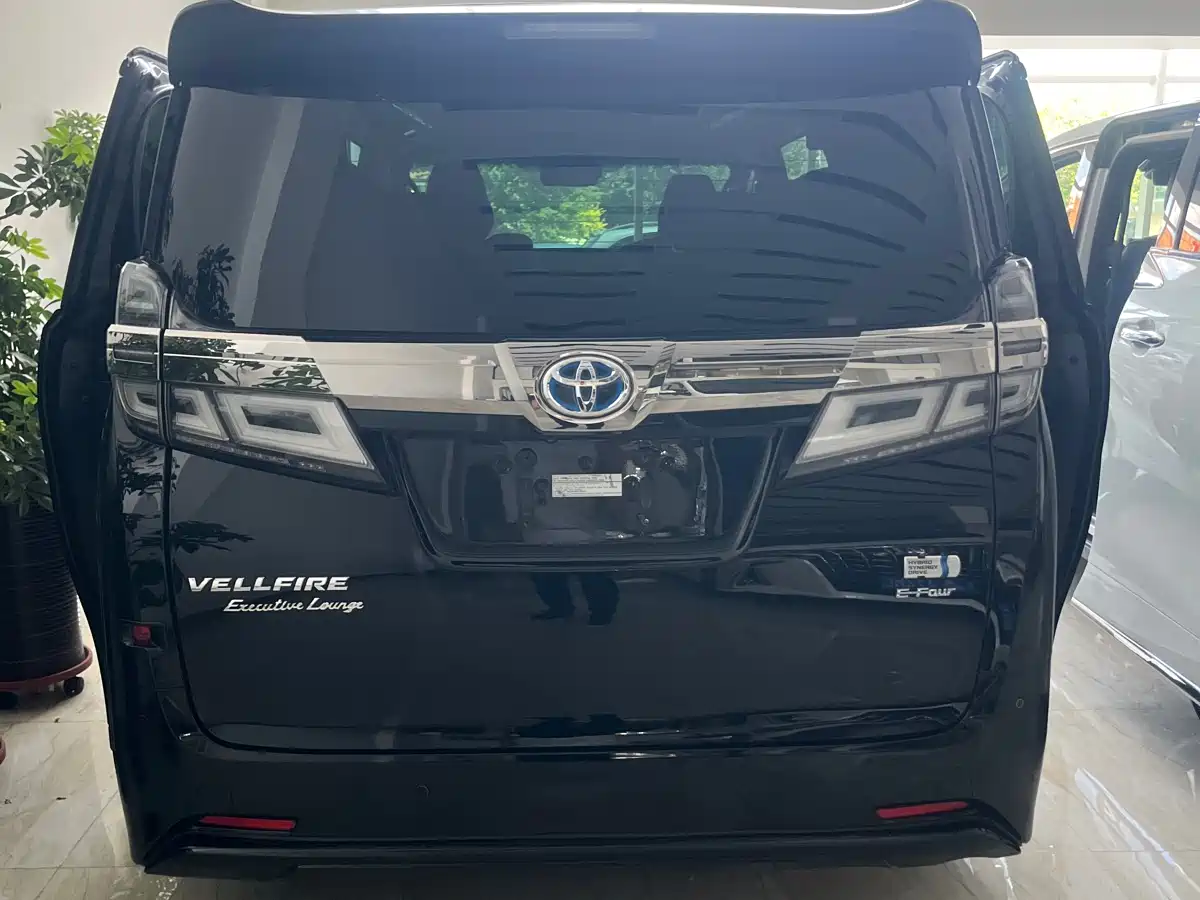 Toyota Vellfire 2019 Hybrid 2.5L HV Premium Edition фото 6