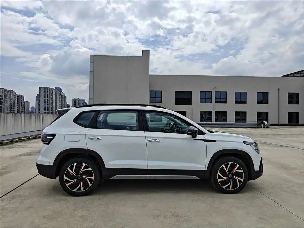 Volkswagen Tharu 2024 300TSI 2WD Moon Premium Edition фото 4