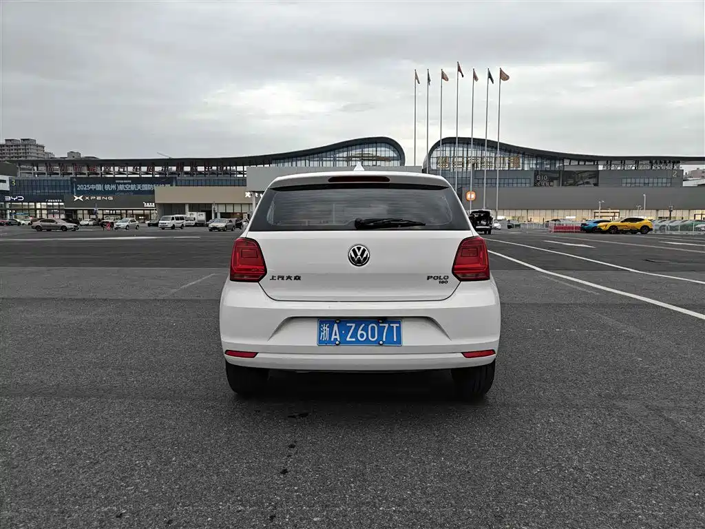 Volkswagen Polo 2018 1.5L Auto Safe Drive фото 4