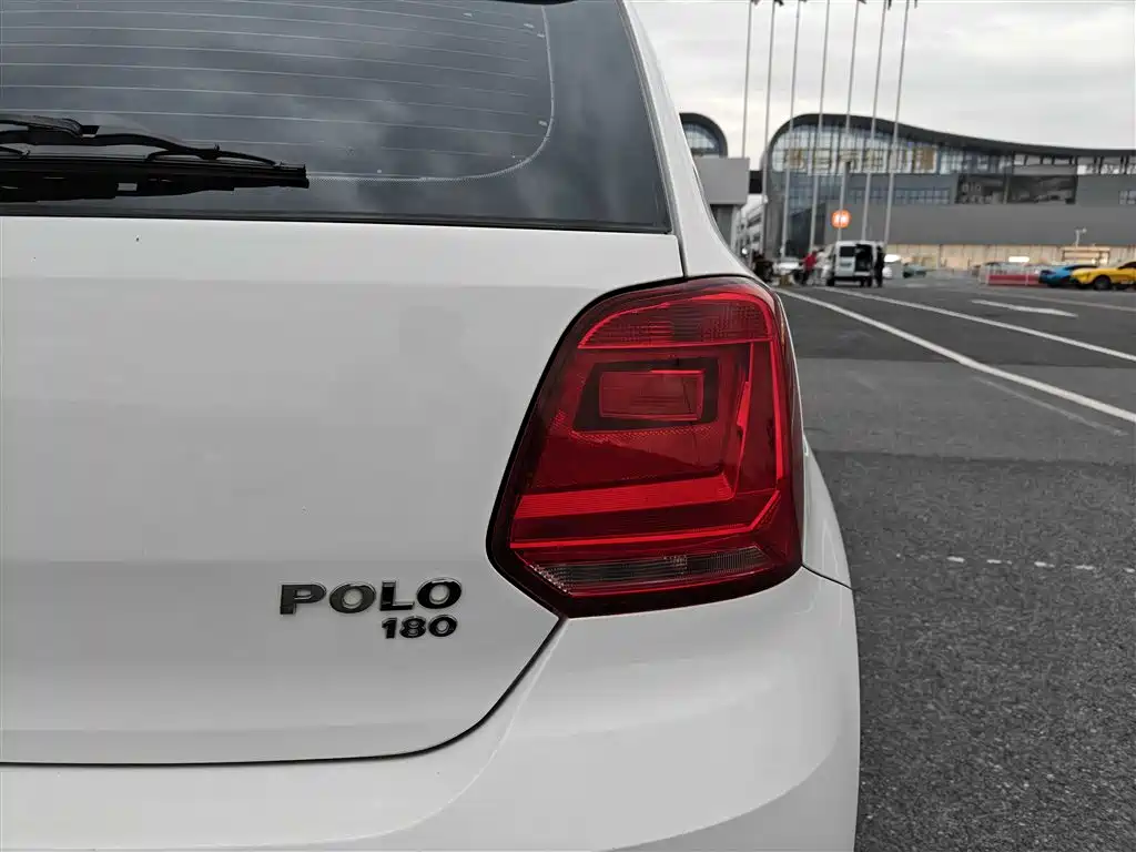 Volkswagen Polo 2018 1.5L Auto Safe Drive фото 10