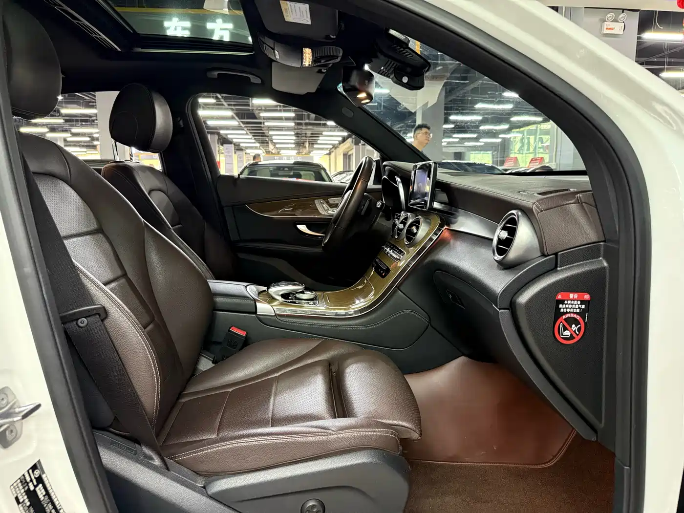 Mercedes-Benz GLC Coupe 2019 GLC 260 4MATIC Coupe SUV фото 18