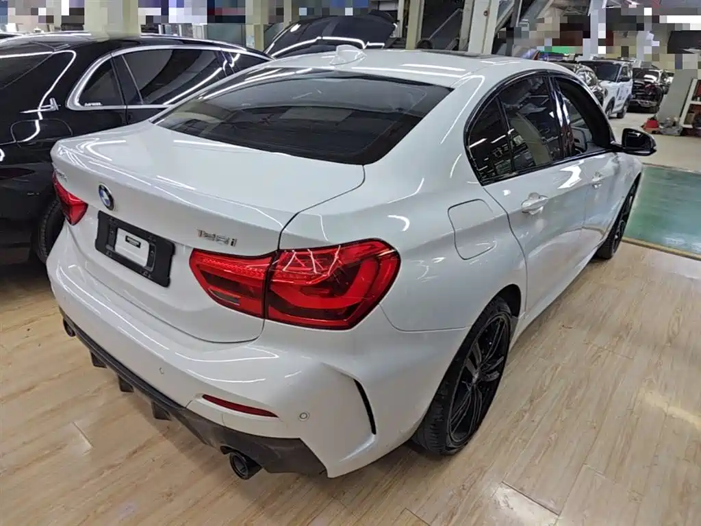 BMW 1-SERIES