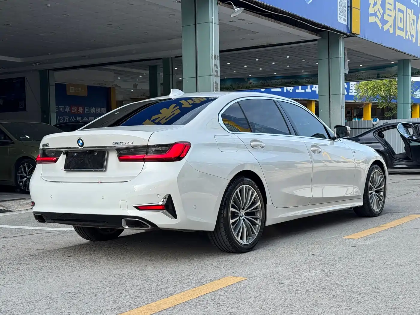 BMW 3 Series 2020 325Li Launch Edition фото 16