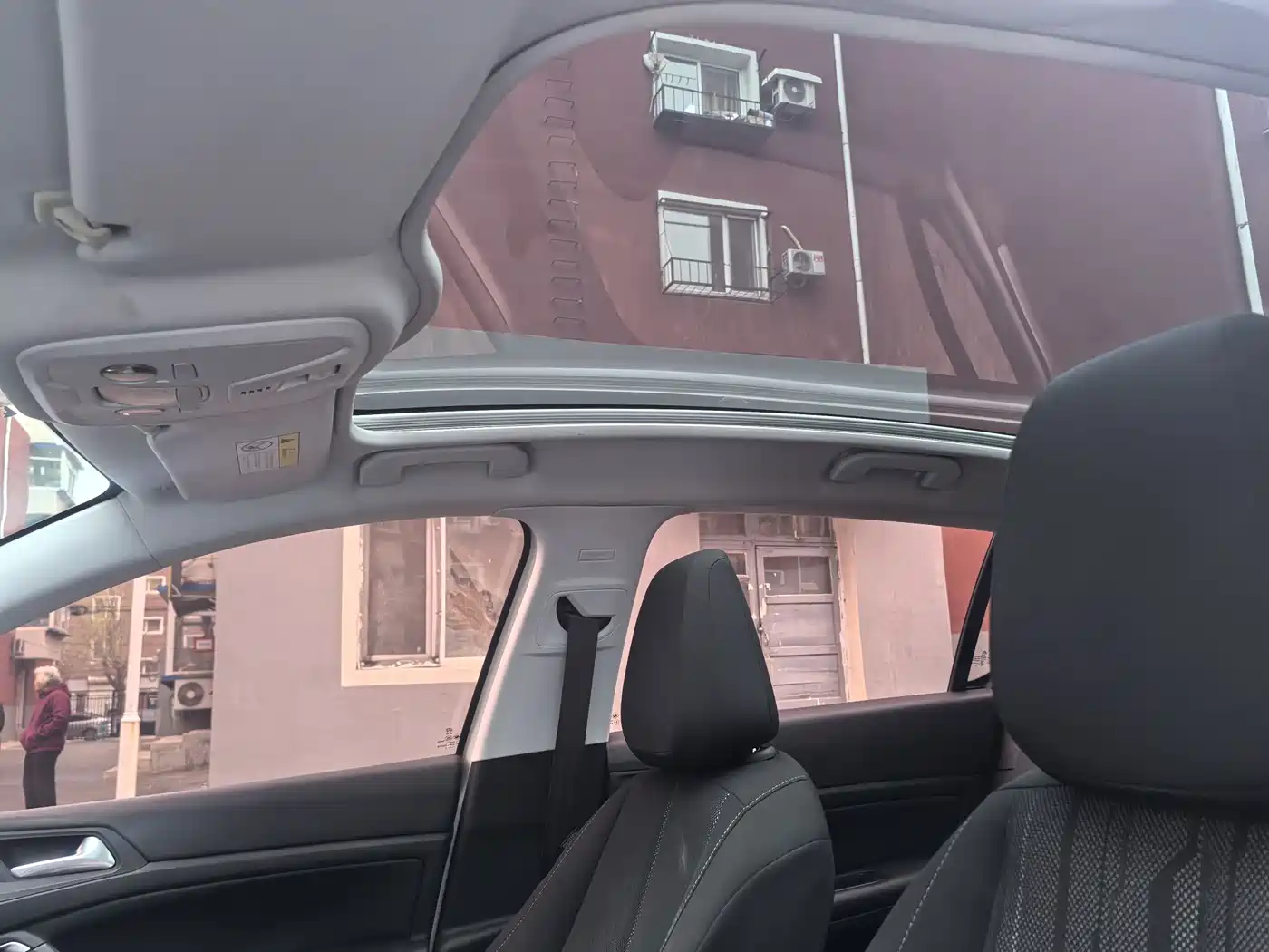 Peugeot 308S 2015 1.2T Auto Dynamic Edition фото 14