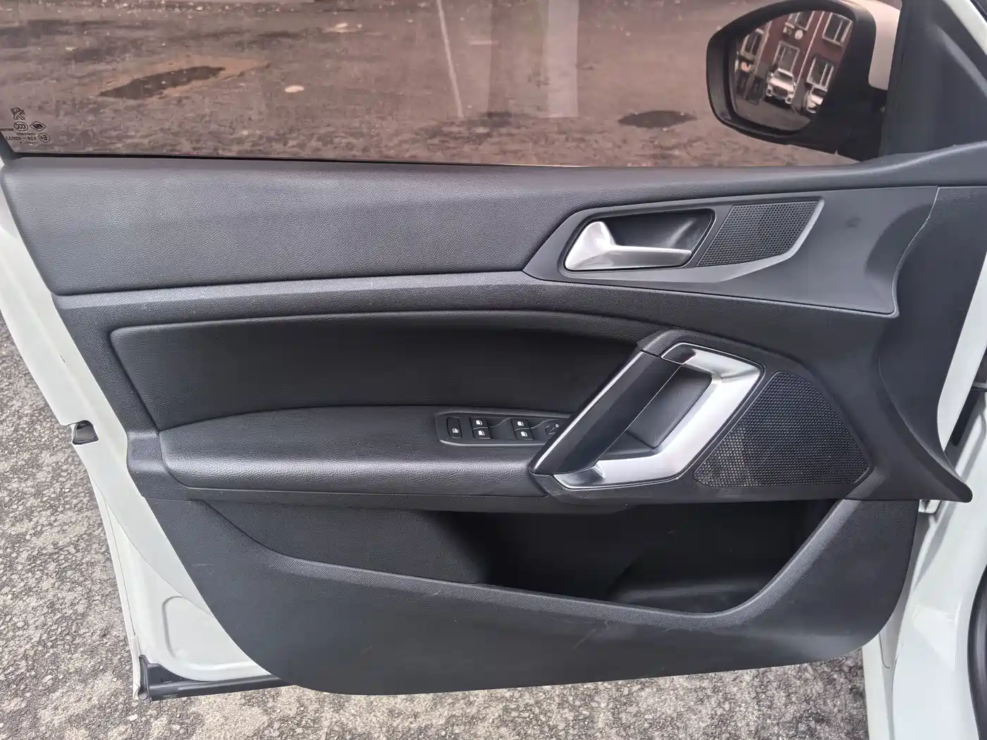 Peugeot 308S 2015 1.2T Auto Dynamic Edition фото 13