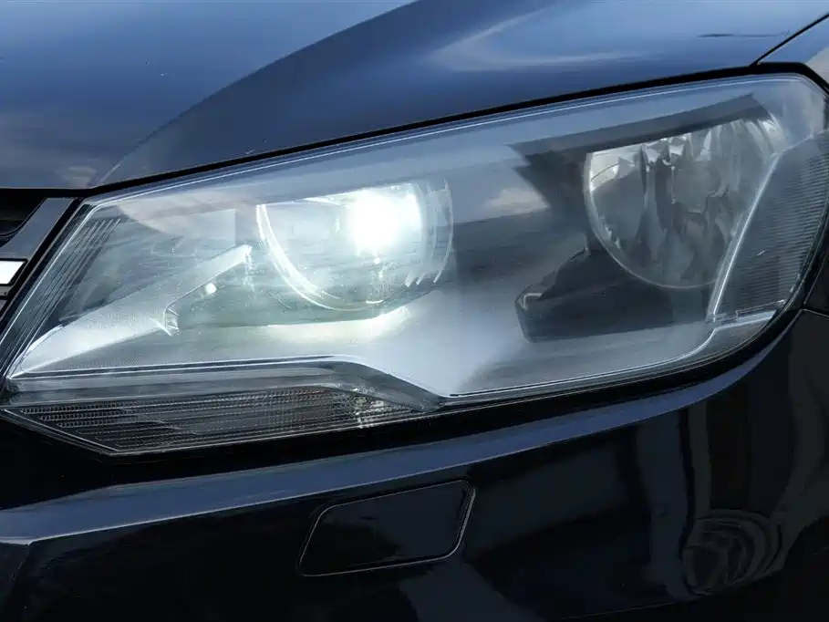 Volkswagen Touareg 2014 3.0TSI New Edge Edition фото 34