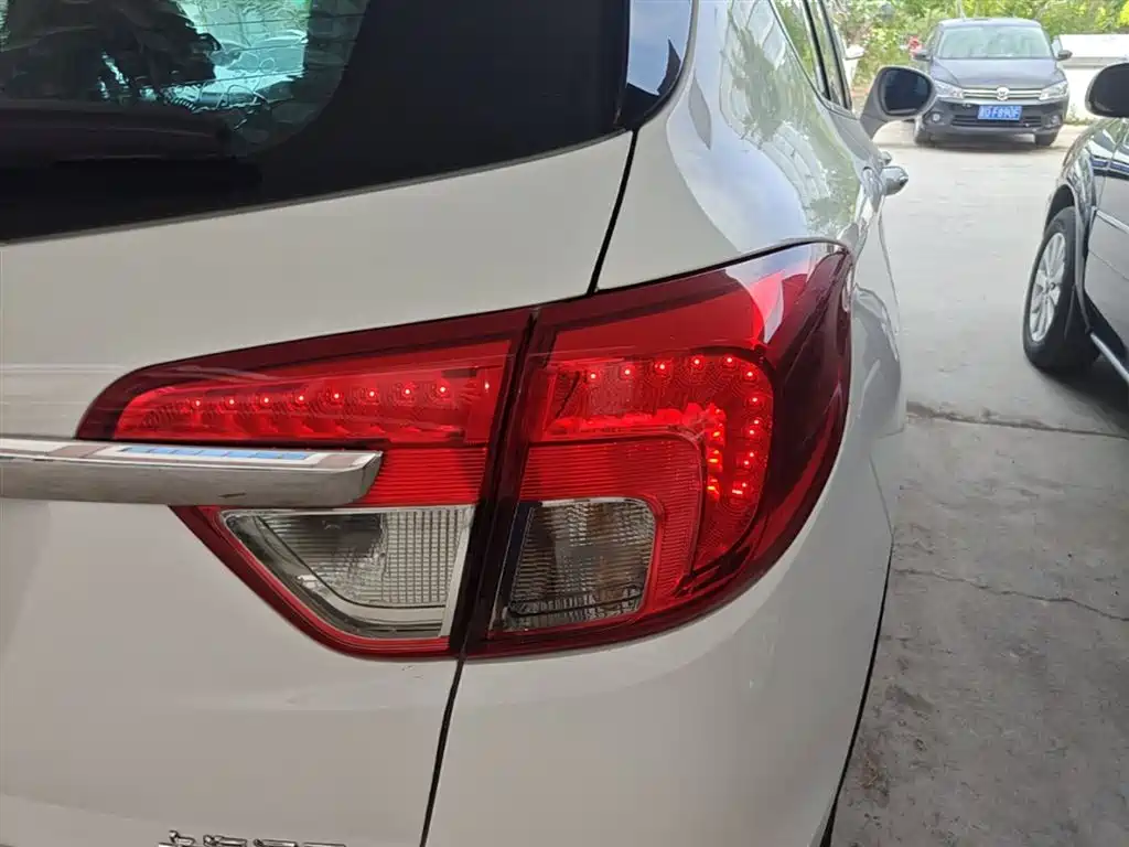 Buick Envision Plus 2017 28T AWD Elite фото 8