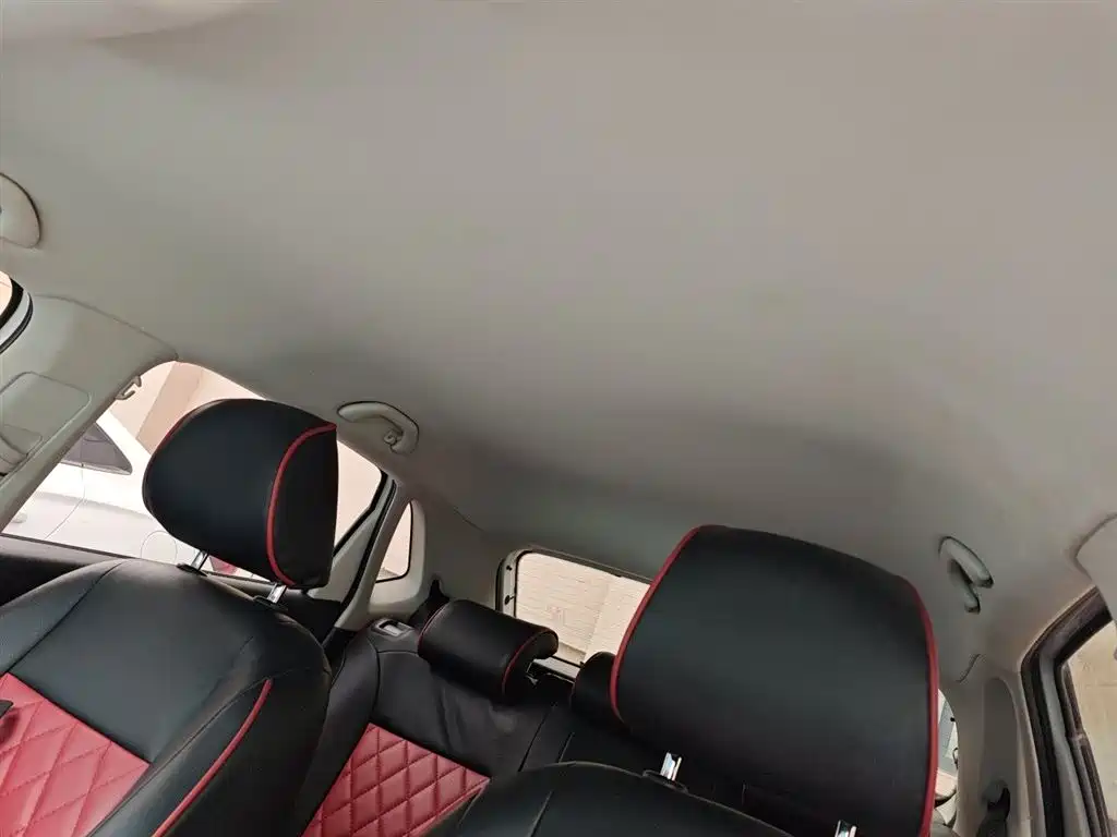 Volkswagen Polo 2016 1.4L Automatic Trend фото 9