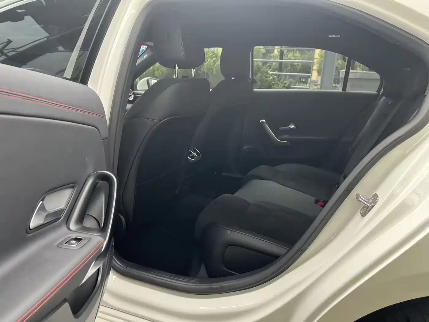 Mercedes-Benz A-Class 2024 A 200 L Fashion Edition фото 5