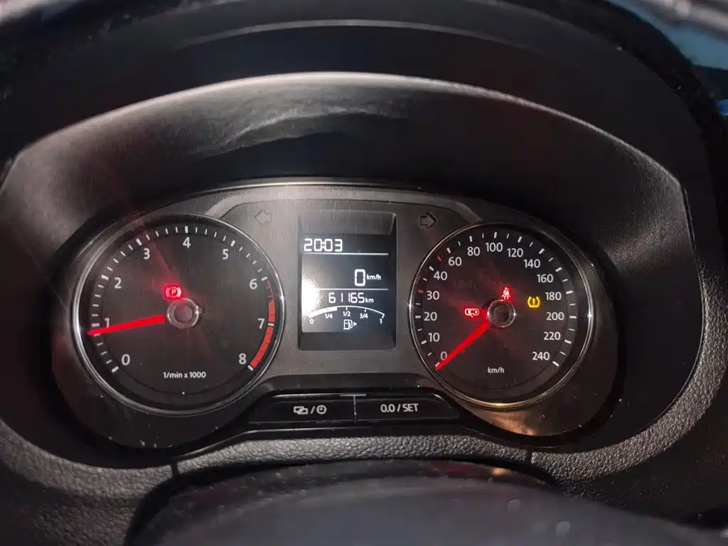 Volkswagen Polo 2014 1.6L Manual Comfort Edition фото 12