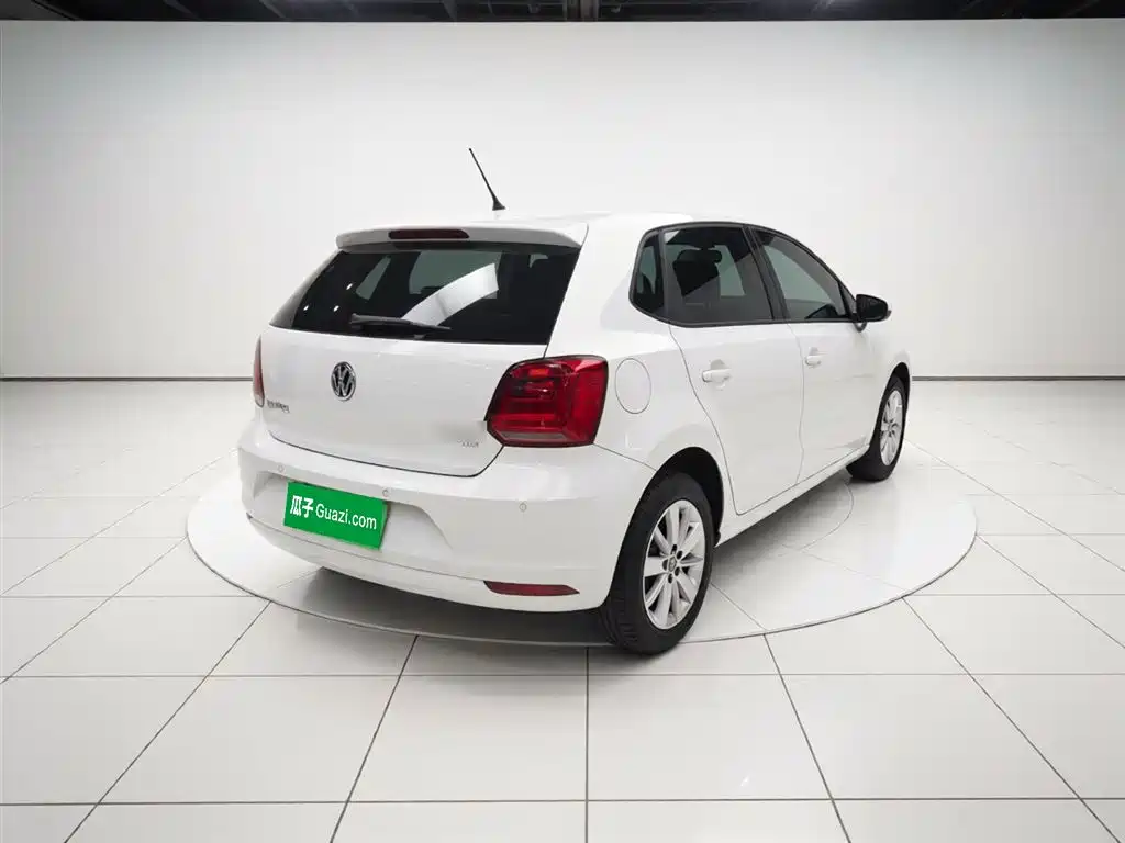 Volkswagen Polo 2014 1.6L Manual Comfort Edition фото 6