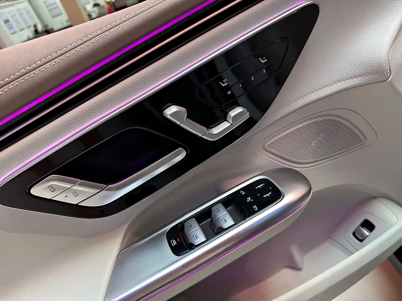 Mercedes-Benz EQE 2022 350 Luxury Edition фото 17