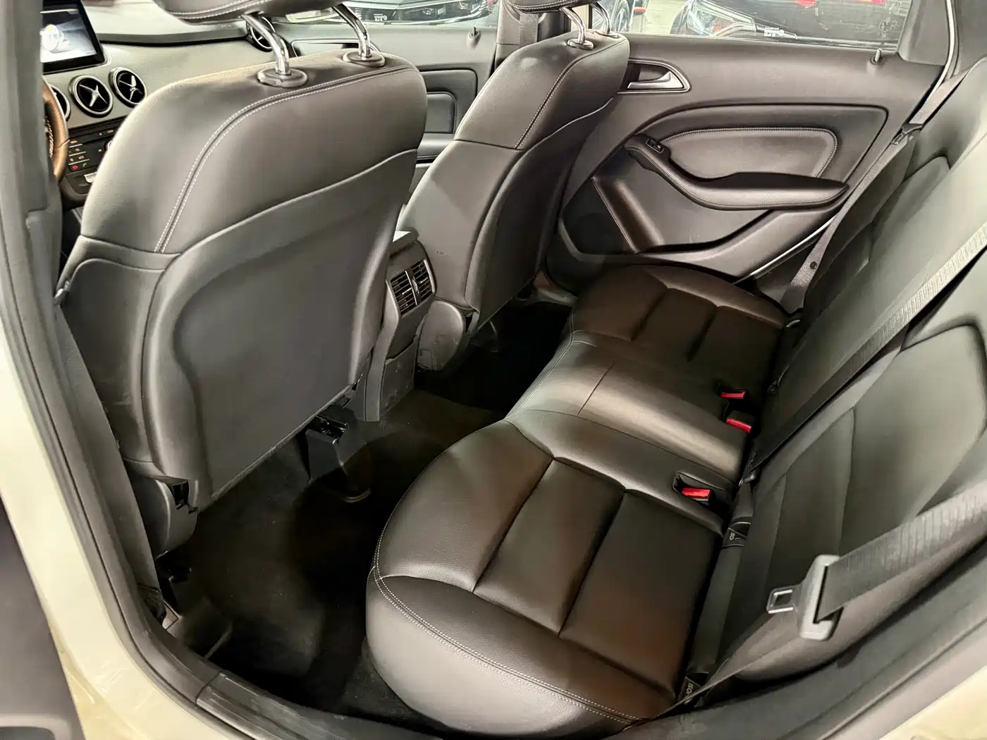 Mercedes-Benz B-Class 2016 B 200 Collector's Edition фото 9