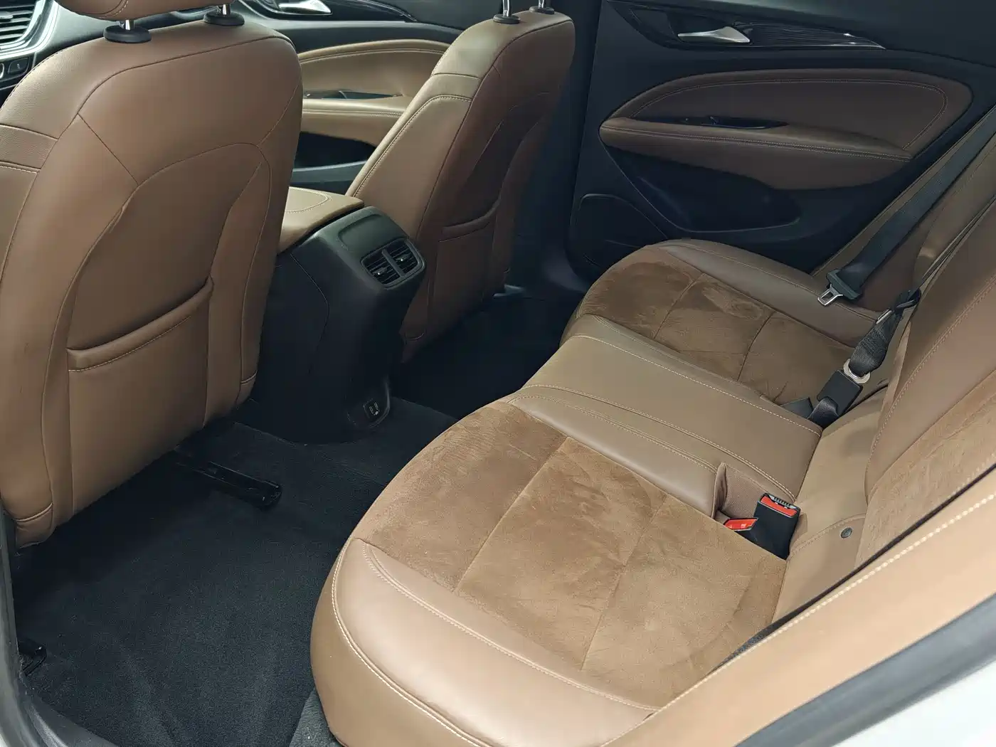 Buick Regal 2020 552T Luxury фото 13