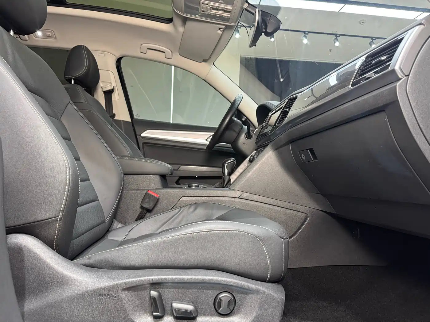 Volkswagen Teramont 2019 380TSI 4WD Luxury Edition China VI фото 33