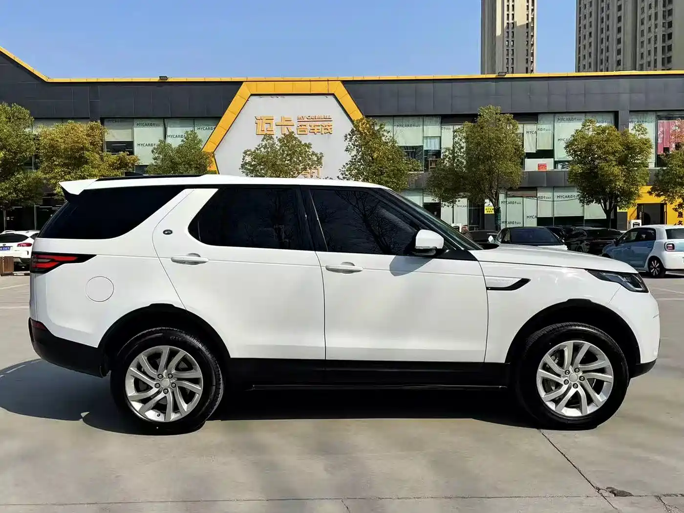 Land Rover Discovery 2018 3.0 SC V6 HSE фото 6