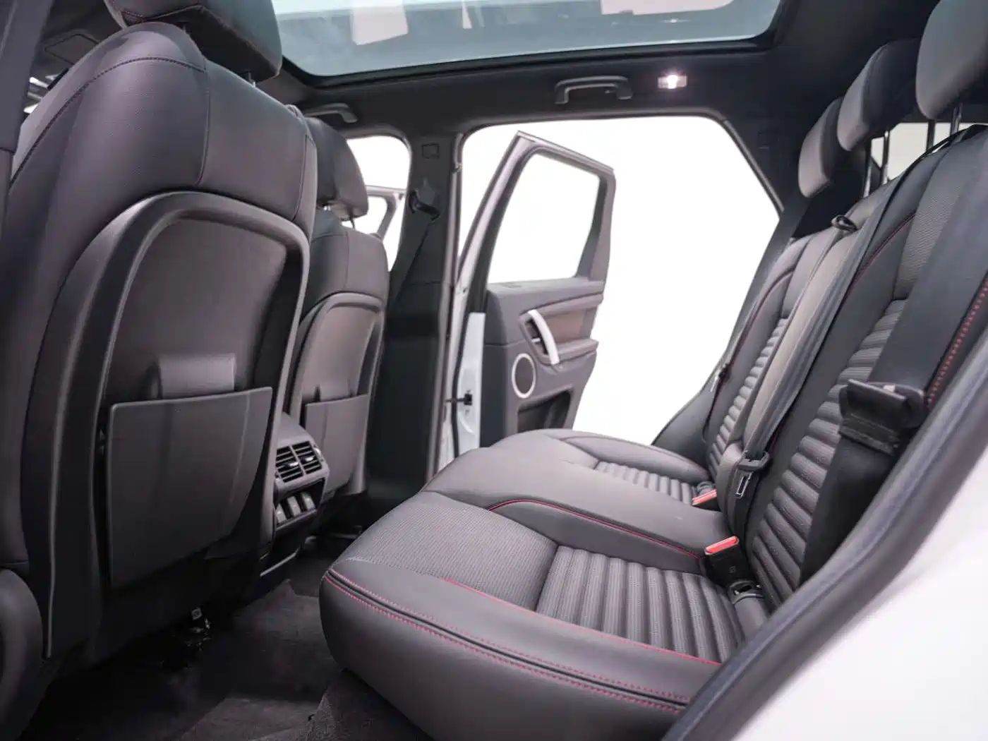Land Rover Discovery Sport 2022 Model 249PS R-Dynamic S Performance Edition 5-Seater фото 23