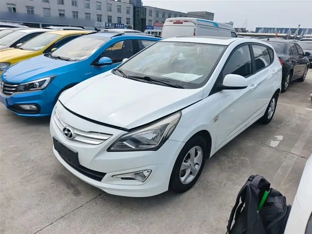 Hyundai Reina 2014 Model 1.4L Automatic GLX