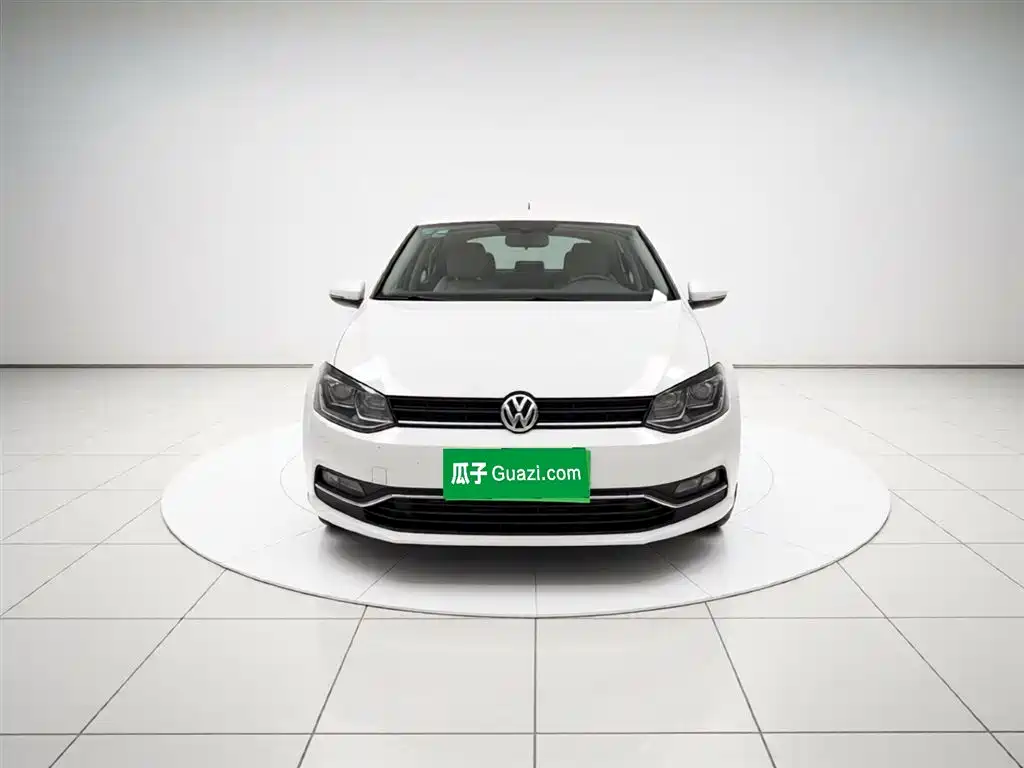 Volkswagen Polo 2014 1.6L Manual Comfort Edition фото 2