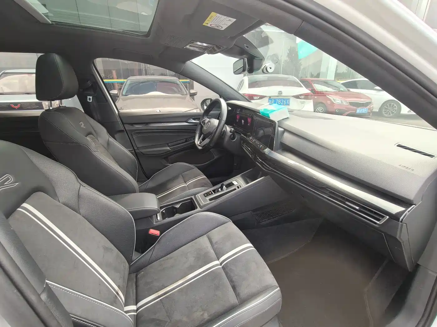 Volkswagen Golf 2021 280TSI DSG R-Line фото 11